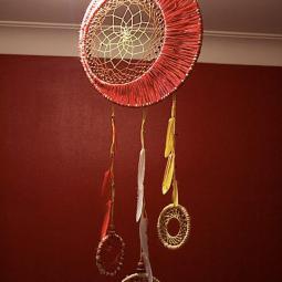 Attrappe-rêve-Raphia, fil de coton, perles de bois et plumes-Vendu