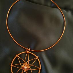 Collier étoile-perle de verre et cuivre verni-28 euros-envoi possible
