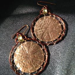 Boucles d'oreilles en cuivre et perles de verre-Vendu